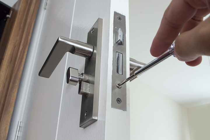 Our local locksmiths are able to repair and install door locks for properties in East Dulwich and the local area.
